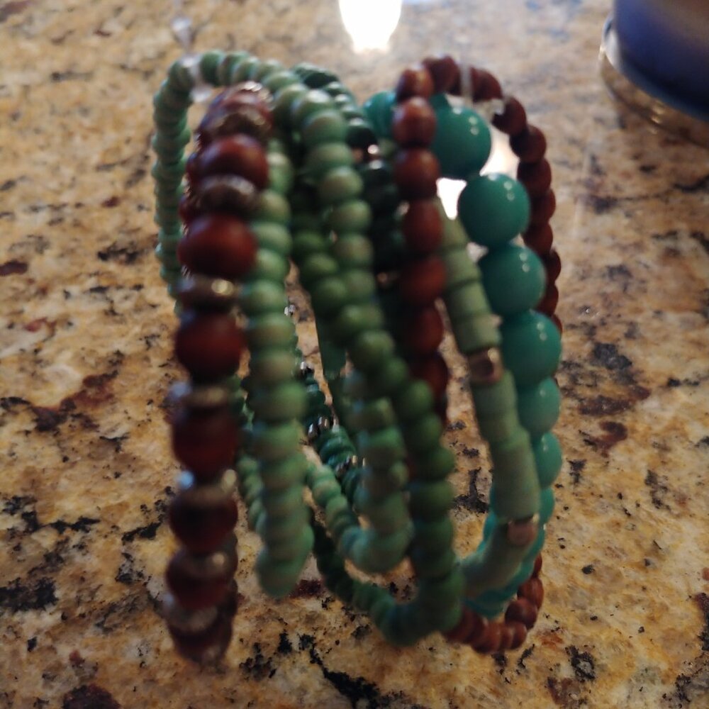 NEW Icing Set of 8 bracelets - Picture 3 of 8